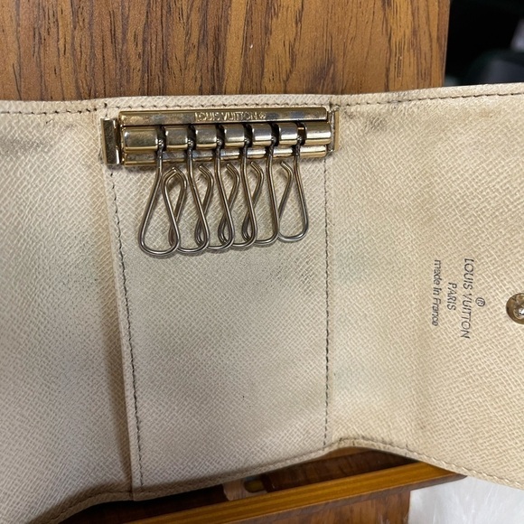 AUTHENTIC LOUIS VUITTON DAMIER AZUR MULTICLES 6 RING KEY CASE - Picture 8 of 13